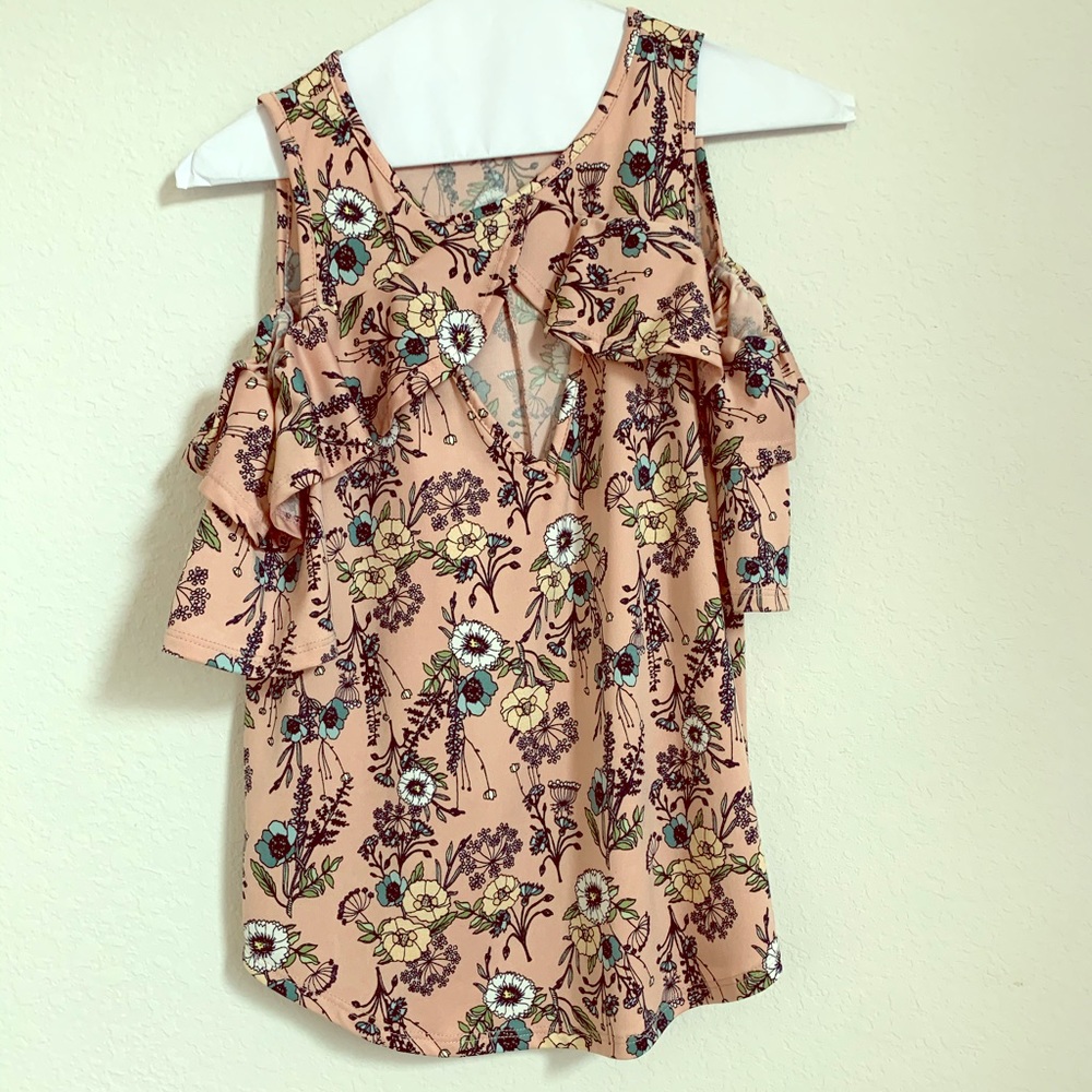 Blue Rain Pink Off the shoulder top with flowers